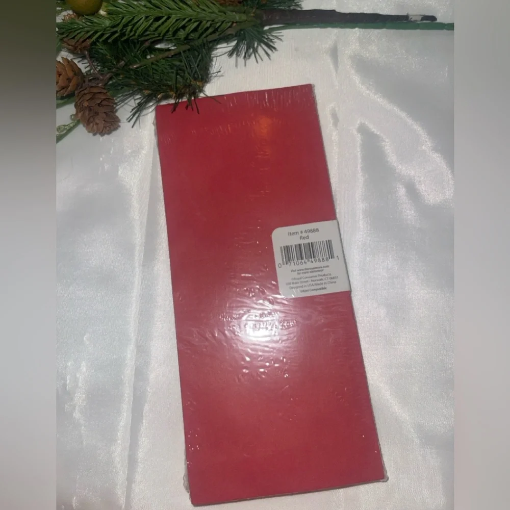 Geographics red holiday
